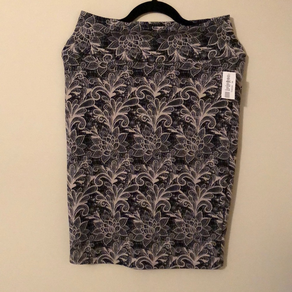 NWT LuLaRoe Cassie Skirt Size Medium